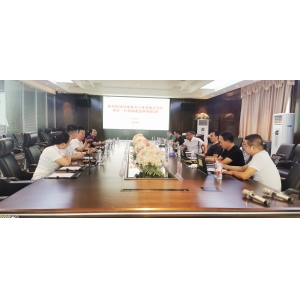 河南省辦公家具協(xié)會(huì)會(huì)長(zhǎng)張鋒一行到訪(fǎng)思進(jìn)家具集團(tuán)指導(dǎo)工作！
